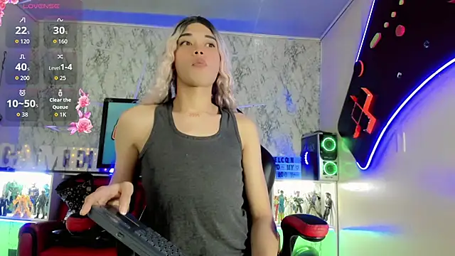 Snapshot of Madison_Mujica chatting on 10/13/25, 11:21 Madison Mujica online show from 10/13/25, 11:21