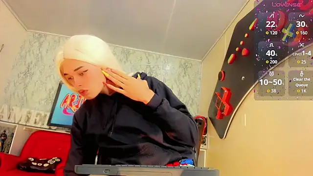 Snapshot of Madison_Mujica chatting on 10/23/25, 11:20 Madison Mujica online show from 10/23/25, 11:20