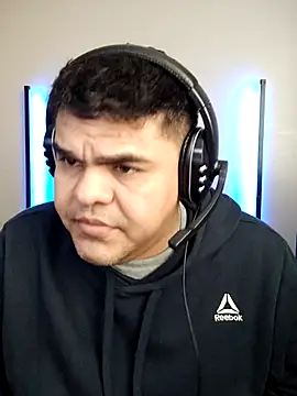 Snapshot of perversus12 chatting on 02/25/26, 07:23 perversus12 online show from 02/25/26, 07:23