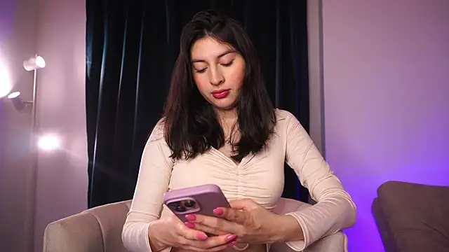 Snapshot of Auralea chatting on 10/03/25, 10:51 Auralea online show from 10/03/25, 10:51