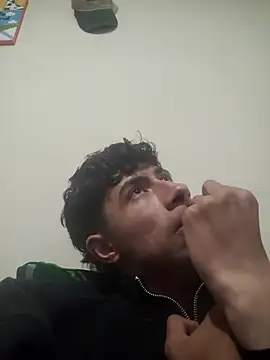 Snapshot of Rolito69 chatting on 09/16/25, 03:40 Rolito69 online show from 09/16/25, 03:40