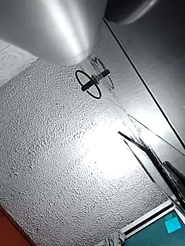 Snapshot of Rolito69 chatting on 10/18/25, 06:19 Rolito69 online show from 10/18/25, 06:19