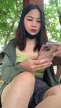 Snapshot of zhizhinaigai chatting on 04/18/26, 04:27 zhizhinaigai online show from 04/18/26, 04:27