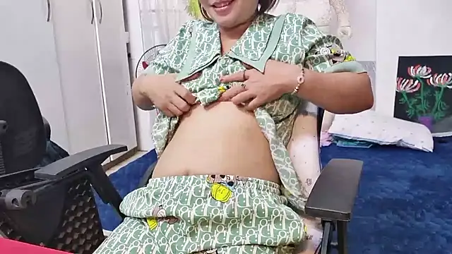 Snapshot of MichiLovely chatting on 11/07/25, 10:32 MichiLovely online show from 11/07/25, 10:32