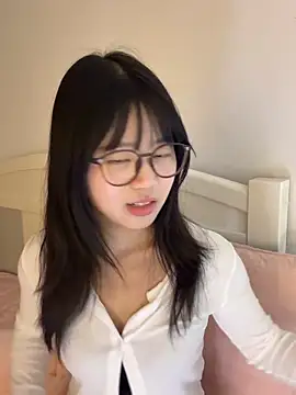 Ella-A9 online show from 10/23/25, 02:22