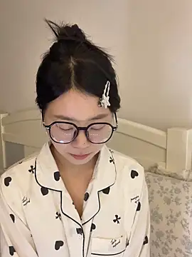 Ella-A9 online show from 11/06/25, 06:14