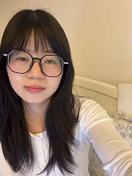 Ella-A9 online show from 11/18/25, 04:33