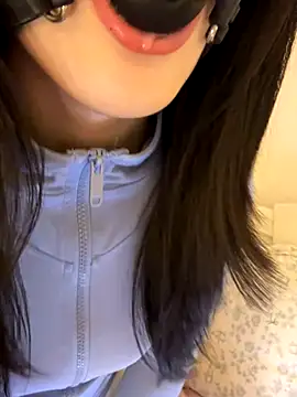 Ella-A9 online show from 11/21/25, 07:23