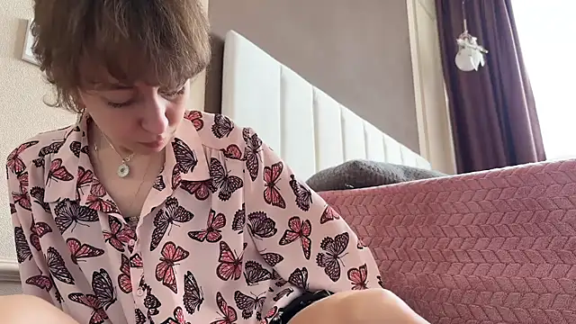 daniellia  online show from 10/27/25, 08:18