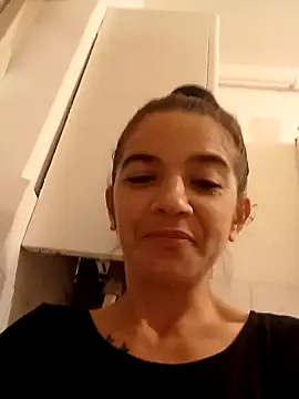 alinaalinutzq online show from 11/23/25, 06:52