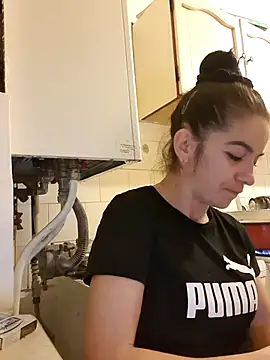 alinaalinutzq online show from 12/18/25, 05:08