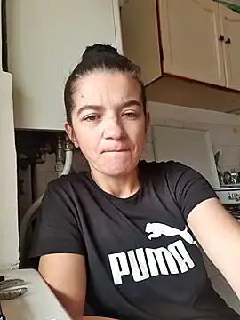 alinaalinutzq online show from 12/20/25, 11:06