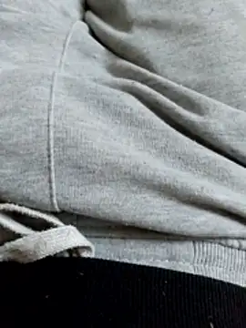 Snapshot of bbbvhhn chatting on 11/16/25, 01:00 bbbvhhn online show from 11/16/25, 01:00