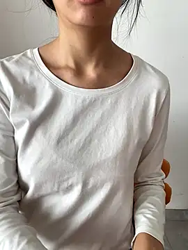 Snapshot of MengMeng0515 chatting on 11/14/25, 04:22 MengMeng0515 online show from 11/14/25, 04:22