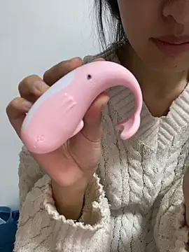 Snapshot of MengMeng0515 chatting on 11/18/25, 11:36 MengMeng0515 online show from 11/18/25, 11:36