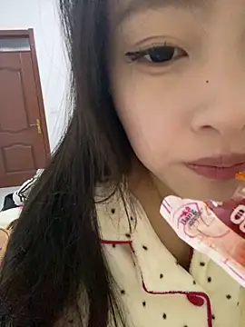 Snapshot of MengMeng0515 chatting on 12/14/25, 11:59 MengMeng0515 online show from 12/14/25, 11:59