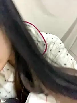 Snapshot of MengMeng0515 chatting on 01/08/26, 11:23 MengMeng0515 online show from 01/08/26, 11:23