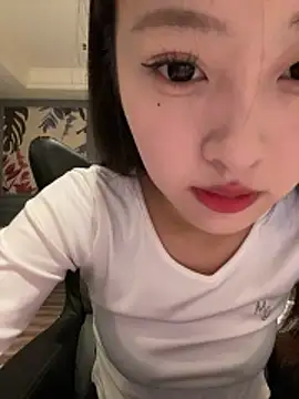 Snapshot of MengMeng0515 chatting on 02/04/26, 02:56 MengMeng0515 online show from 02/04/26, 02:56