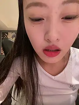 Snapshot of MengMeng0515 chatting on 02/10/26, 02:21 MengMeng0515 online show from 02/10/26, 02:21