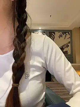 Snapshot of MengMeng0515 chatting on 03/10/26, 02:00 MengMeng0515 online show from 03/10/26, 02:00