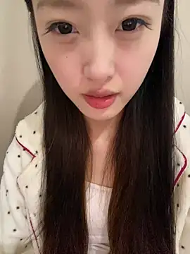 Snapshot of MengMeng0515 chatting on 04/22/26, 11:01 MengMeng0515 online show from 04/22/26, 11:01