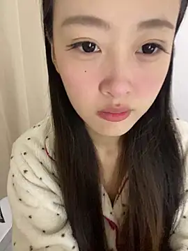 Snapshot of MengMeng0515 chatting on 05/02/26, 11:04 MengMeng0515 online show from 05/02/26, 11:04