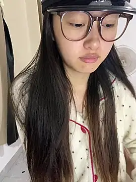 Snapshot of MengMeng0515 chatting on 06/24/26, 01:32 MengMeng0515 online show from 06/24/26, 01:32