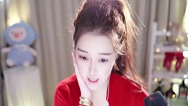 Snapshot of l2day_ chatting on 10/15/25, 05:51 l2day online show from 10/15/25, 05:51
