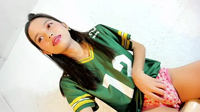 CUTIE GIRLSX online show from 06/23/26, 11:08