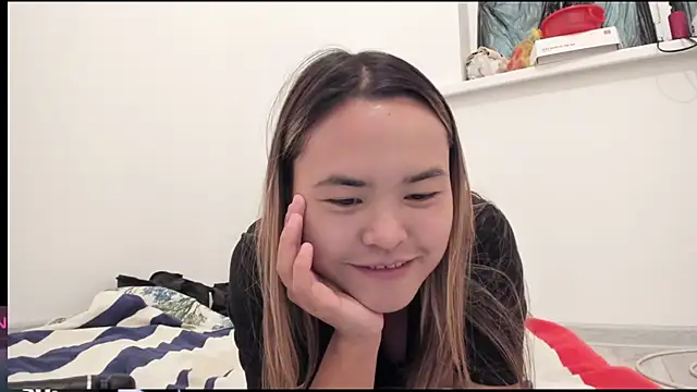 Snapshot of saika_blush chatting on 09/19/25, 04:36 saika blush online show from 09/19/25, 04:36