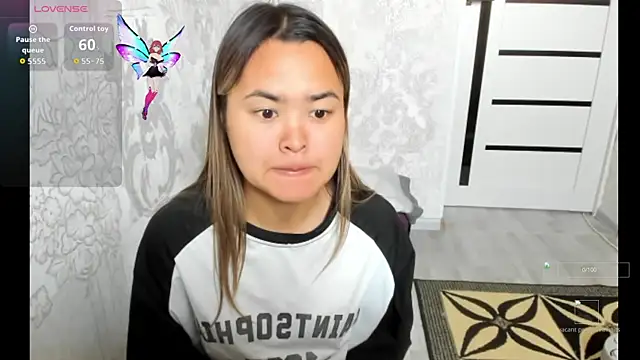 Snapshot of saika_blush chatting on 11/06/25, 04:02 saika blush online show from 11/06/25, 04:02