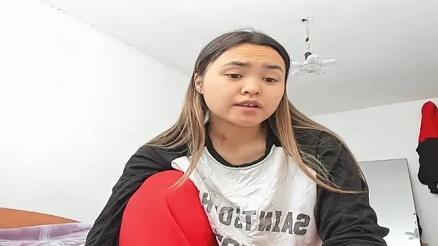 Snapshot of saika_blush chatting on 02/04/26, 05:02 saika blush online show from 02/04/26, 05:02