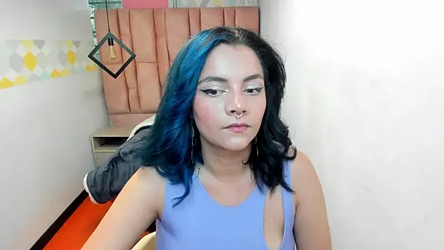 Kiara Cruz   online show from 10/04/25, 08:07