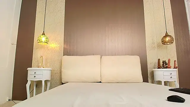 Tiifany Baker online show from 11/25/25, 07:47