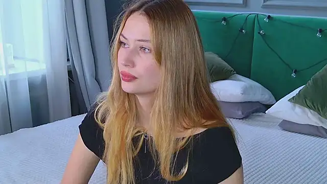 Snapshot of Sofii_Ly chatting on 09/16/25, 06:14 Sofii Ly online show from 09/16/25, 06:14