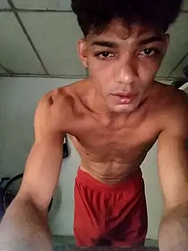 Snapshot of Brayanellatino chatting on 03/16/26, 10:47 Brayanellatino online show from 03/16/26, 10:47