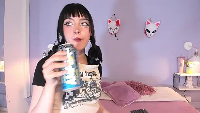 Zoe Lynch  online show from 09/12/25, 11:54