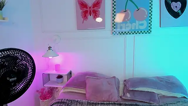 Zoe Lynch  online show from 06/11/26, 12:25