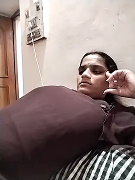 Snapshot of Sofia_kuuu chatting on 09/24/25, 05:55 Sofia kuuu online show from 09/24/25, 05:55