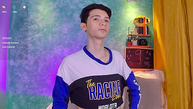 Snapshot of VicenteFerrer chatting on 10/16/25, 02:01 VicenteFerrer online show from 10/16/25, 02:01