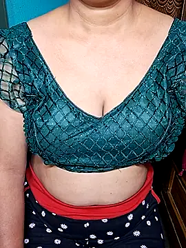 Snapshot of Mon-Shot9 chatting on 09/09/25, 09:25 Mon-Shot9 online show from 09/09/25, 09:25