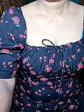 Snapshot of Mon-Shot9 chatting on 09/19/25, 09:04 Mon-Shot9 online show from 09/19/25, 09:04