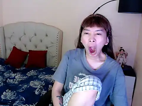 Snapshot of ShantalFoxxy_ chatting on 05/26/26, 02:02 ShantalFoxxy online show from 05/26/26, 02:02