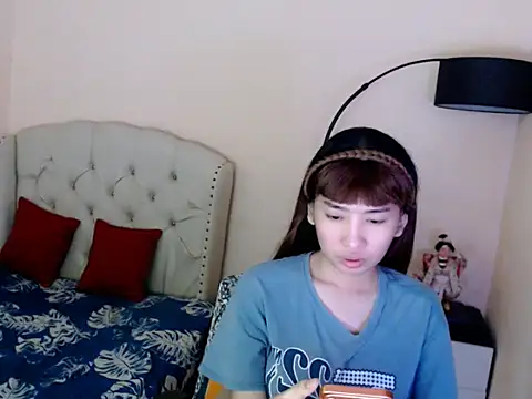 Snapshot of ShantalFoxxy_ chatting on 06/12/26, 11:25 ShantalFoxxy online show from 06/12/26, 11:25