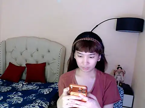 Snapshot of ShantalFoxxy_ chatting on 06/27/26, 04:06 ShantalFoxxy online show from 06/27/26, 04:06