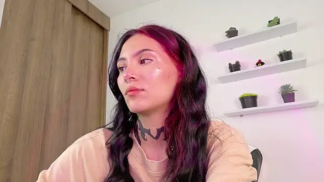 sara queen10 online show from 04/30/26, 01:06