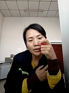 Snapshot of Haili-1 chatting on 10/28/25, 02:48 Haili-1 online show from 10/28/25, 02:48