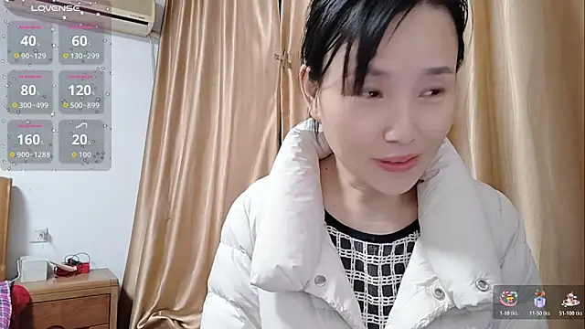 Snapshot of Haili-1 chatting on 11/10/25, 12:37 Haili-1 online show from 11/10/25, 12:37