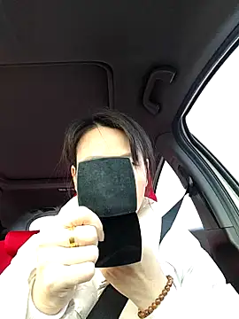 Snapshot of Haili-1 chatting on 11/13/25, 11:03 Haili-1 online show from 11/13/25, 11:03