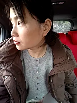 Snapshot of Haili-1 chatting on 11/30/25, 11:09 Haili-1 online show from 11/30/25, 11:09